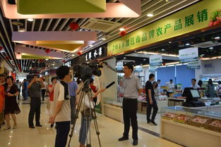 光影中的豐收盛宴 江陰大橋服務(wù)區(qū)2018年靖江市品牌農(nóng)產(chǎn)品展銷(xiāo)節(jié)紀(jì)實(shí)